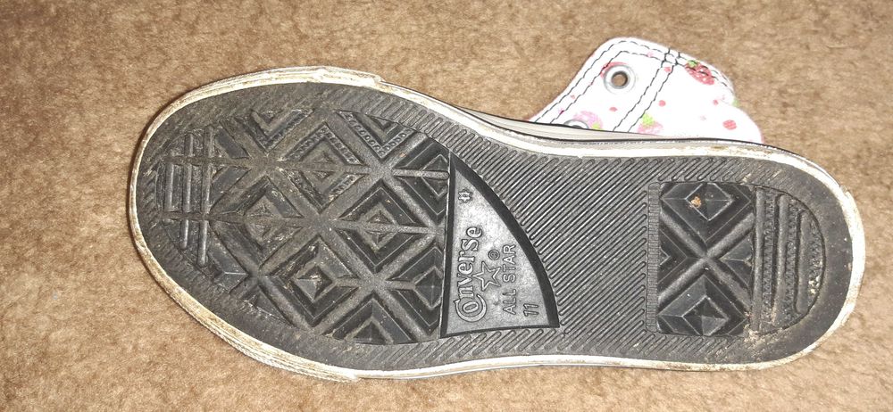 Dziewczęce truskawkowe Trampki Converse rozm.11