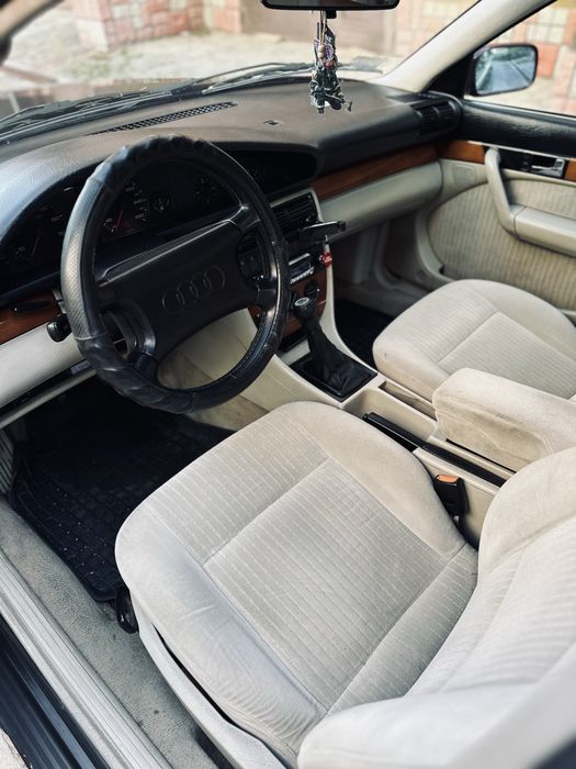 Продам Audi 100.