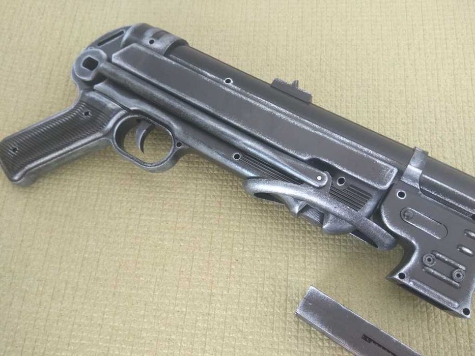 Детский Автомат MP-40 Пластмассовый - Игрушка НЕ РАБОЧАЯ.