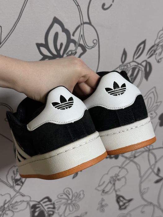 Adidas Campus жіночі замшеві чорно білі кросівки адідас кампус