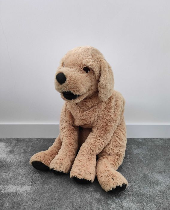 Duży pluszowy pies