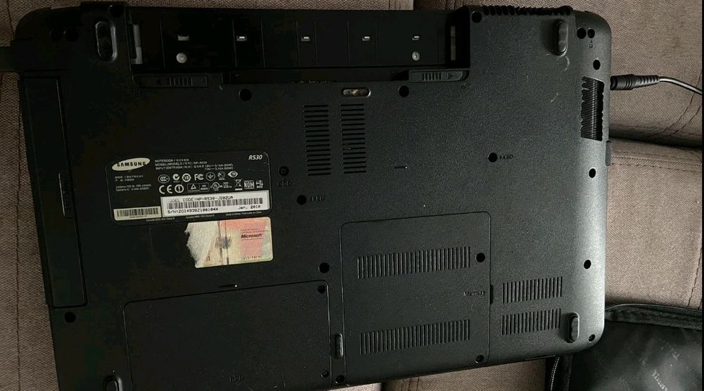 Ноутбук SAMSUNG в очень хорошем состоянии,рабочий
