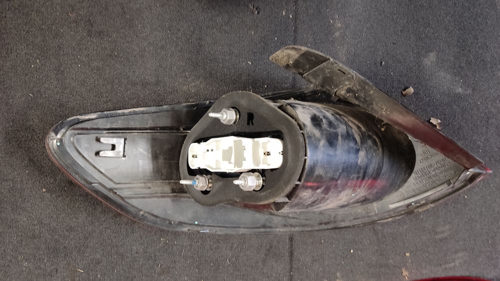 Lampa tył tylna prawa w błotnik Volkswagen Passat CC