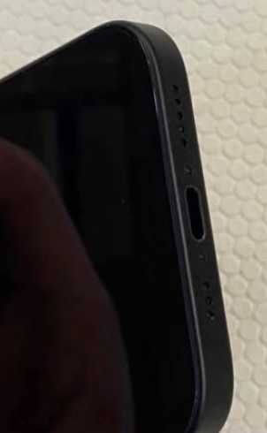 iPhone 16 de 128GB, cor preta, com apenas 12 meses