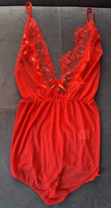 Czerwone body bielizna nocna 34/75