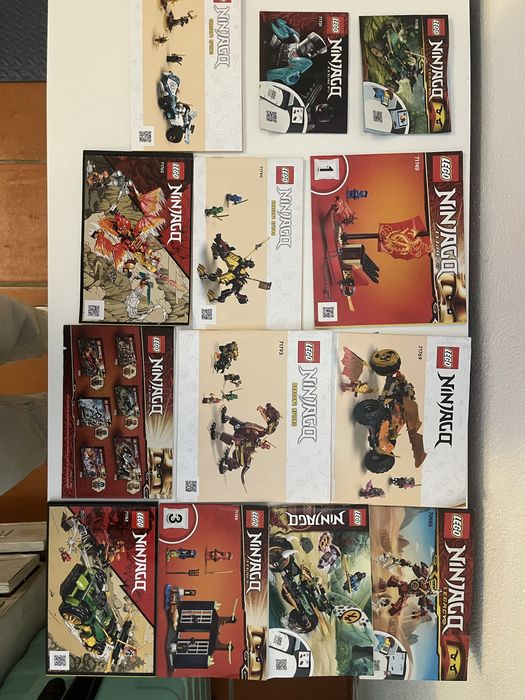 Legos usados com instrucoes