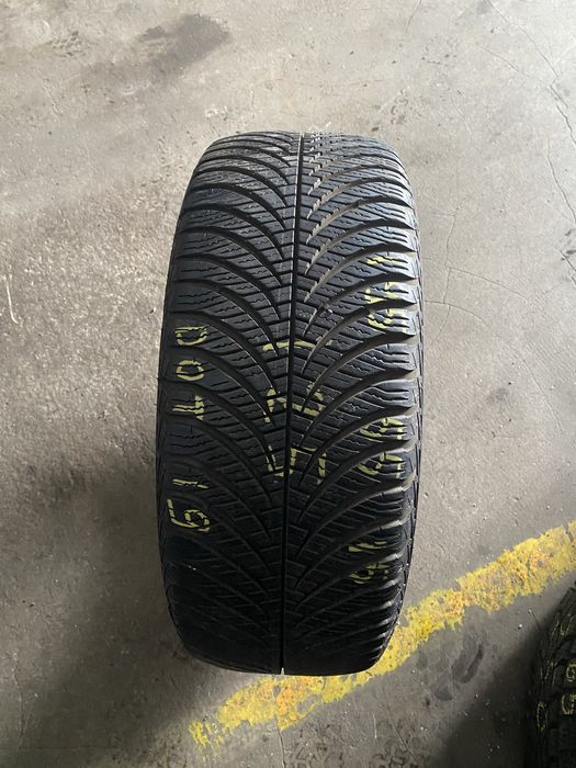 195/55x15 Good Year Vector 4 seasons