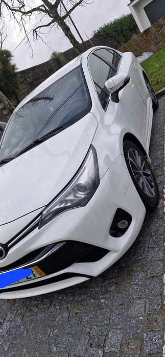 Toyota Avensis 2.0 D-4DExclusive (Nacional) – Estofos em Pele — photo 5