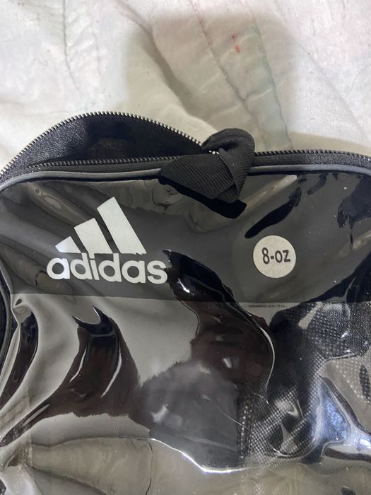 Luvas Adidas tam 8 oz (para adolescente)Como novas