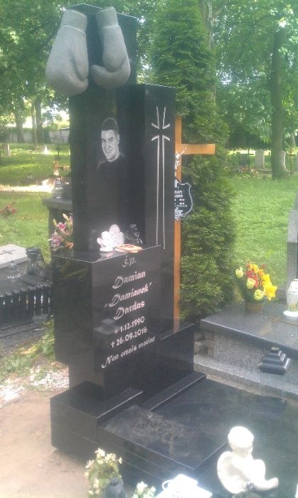 nagrobek granit Orion