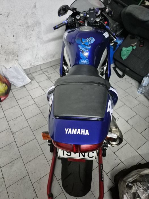 YAMAHA R6 (aceito retoma)