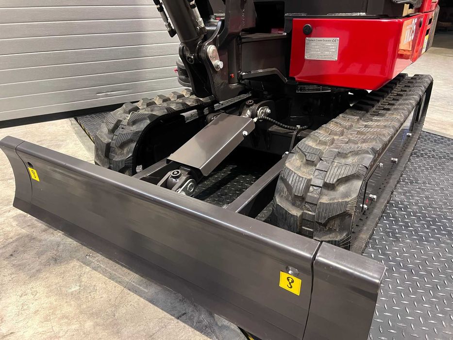 Mini Giratoria Rhinoceros XN25 motor Kubota