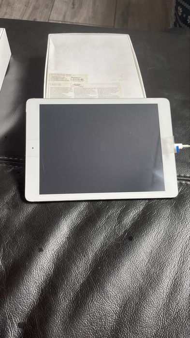 Ipad 6th generation i ipad wifi cell 16 Gb