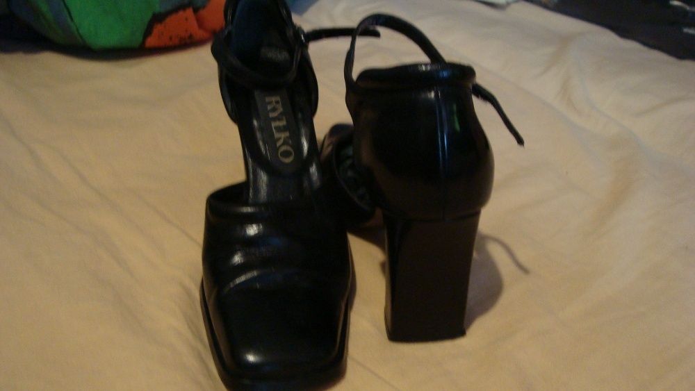 Czółenka czarne Ryłko rozm. 35,5