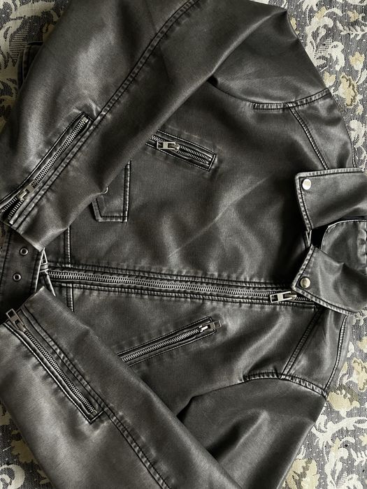 Сіра вкорочена шкірянка