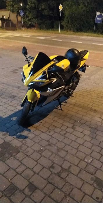 Motocykl yamaha yzf r125