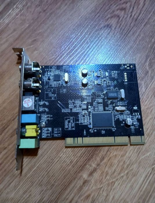 Тв тюнер до ПК, модель на фото. В рабочем состоянии. .
