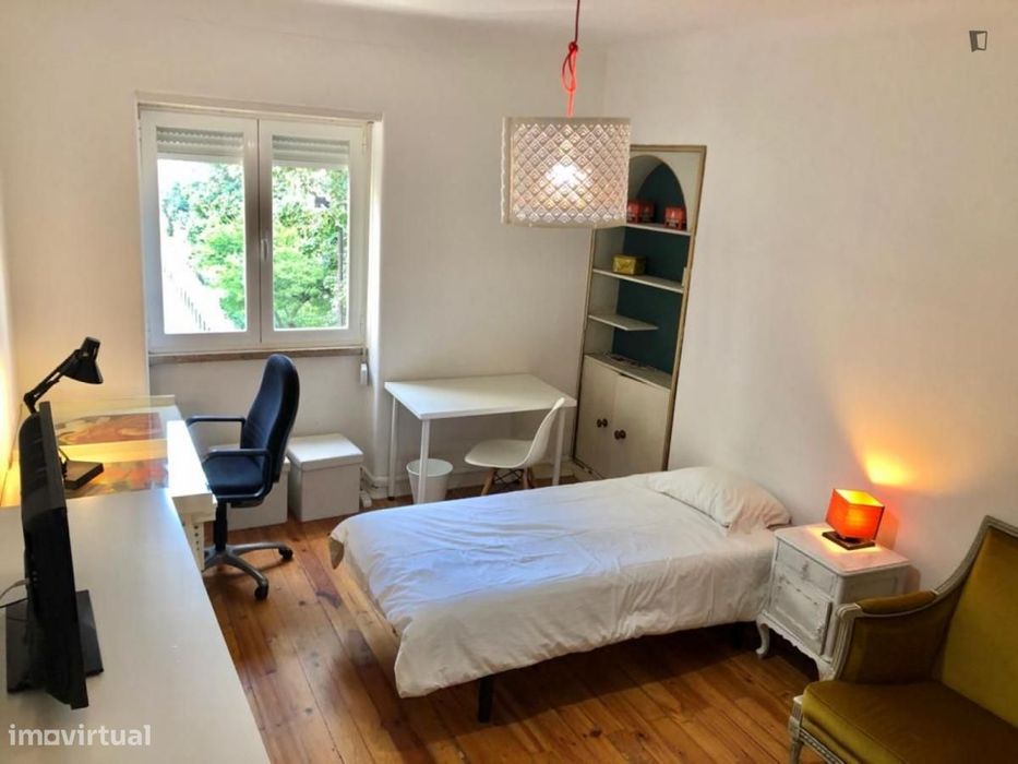 Quarto - localizado em Alameda Lisbon