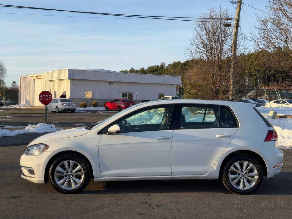 Volkswagen Golf      2020