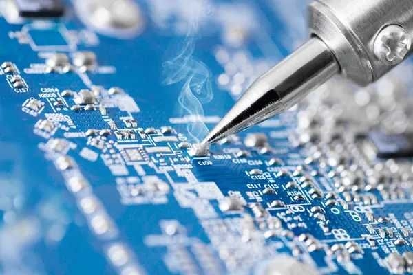 Técnico de Informática & Eletrónica – Porto439964492775434241
