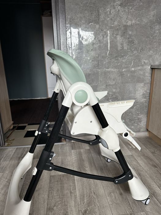 Стульчик для кормления Carrello Stella