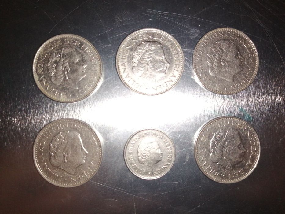 Moedas Holandesas em diferentes estados