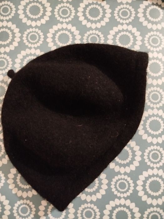 Wełniany czarny beret Primark