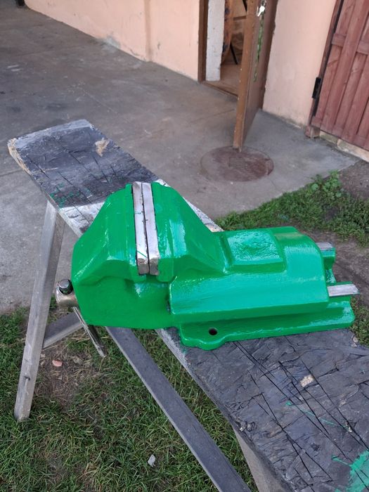 Sprzedam imadło ślusarskie