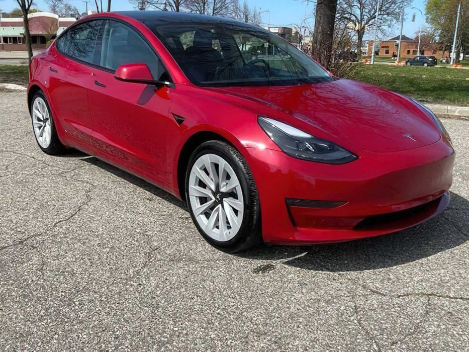 Tesla Model 3      2021