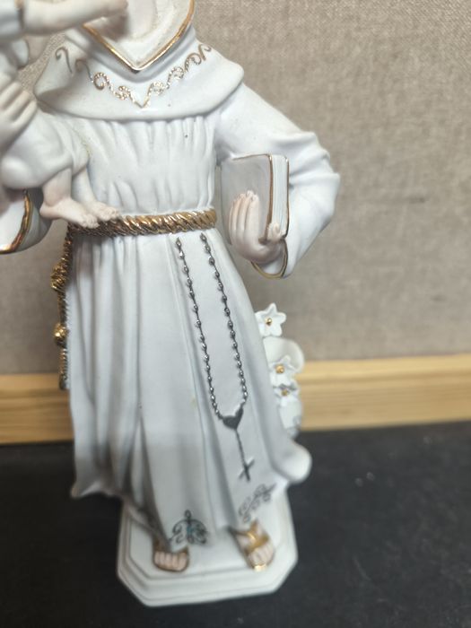 Estatueta Santo António com Menino Jesus Porcelana
Bela peça decorativ