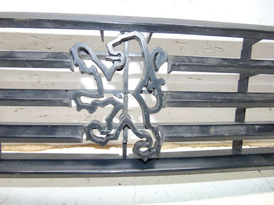 Peugeot 504 grelha " usado em bom estado