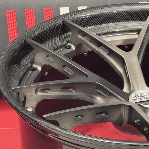 Ковані диски Audi RSQ8 RS6 C8 R22