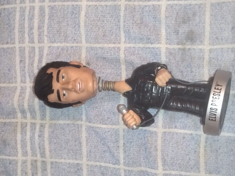 Vendo boneco do Elvis Presley