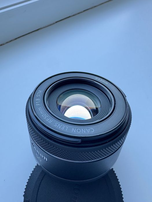 Обʼєктив Canon rf 1.8,50mm