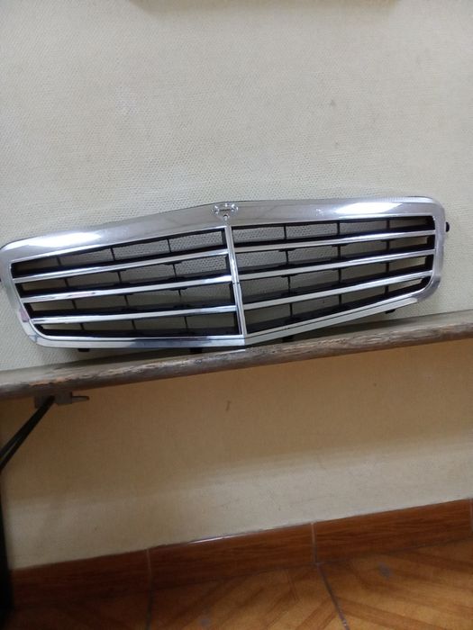 Grelha frontal Mercedes