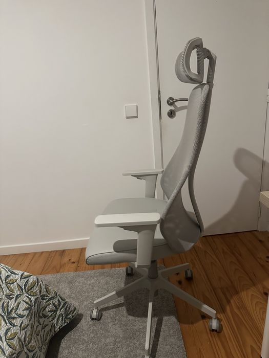 Almost Brand-New Chair64584988221569122