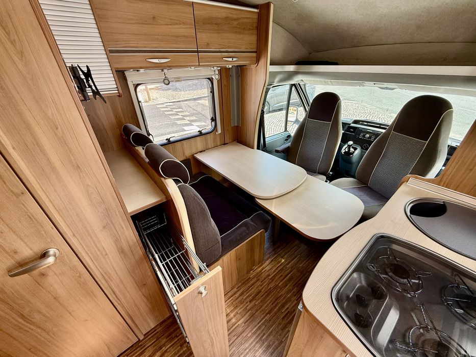 (Reservada)Autocaravana Ford perfilada Burstner Nexxo T620 com AC 2.2 TDCi  140cv ano 2009