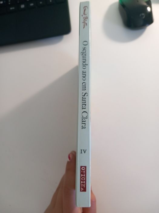 Livro "As gémeas : O segundo ano em Santa Clara" volume 4