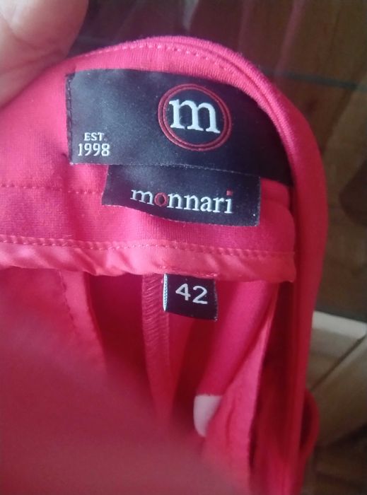 Marynarka i spodnie różowe Monnari