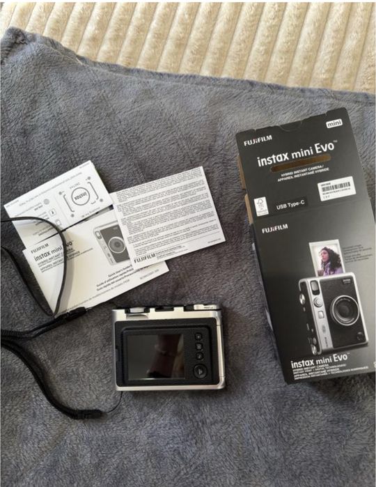 Фотокамера миттєвого друку Fujifilm Instax Mini Evo Black