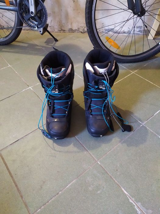 Лижі лижні черевики