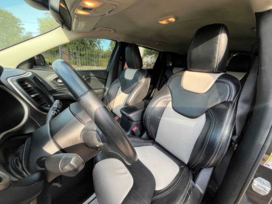 Jeep Cherokee Latitude      2016