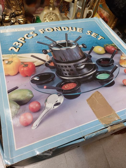 Conjunto de fondue de 23 peças, novo na caixa
