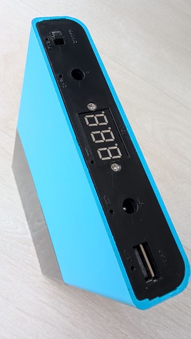 DIY Powerbank 12x18650 повербанк для ноута, роутера, телефона, LED