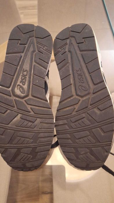 Sapatilhas Asics Lyte-Trainer Pretas/Cinzentas – Tam. 36