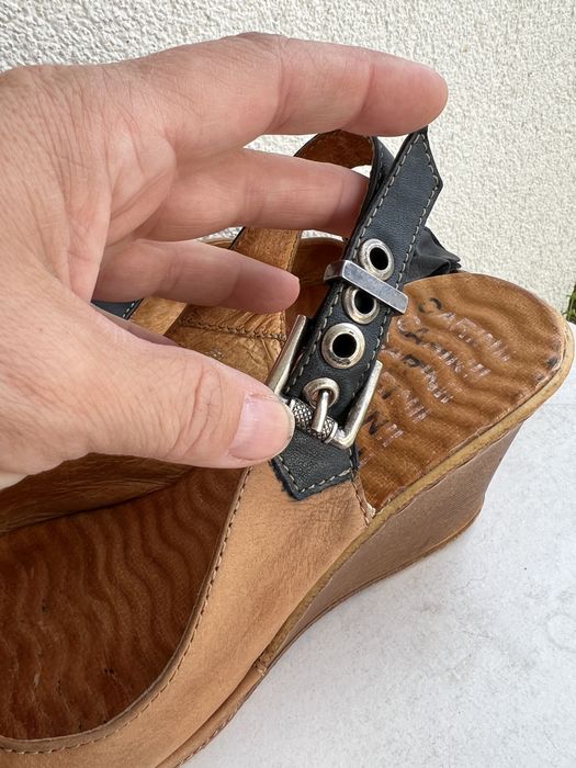 Buty ze skóry r. 36 na koturnie malo uzywane