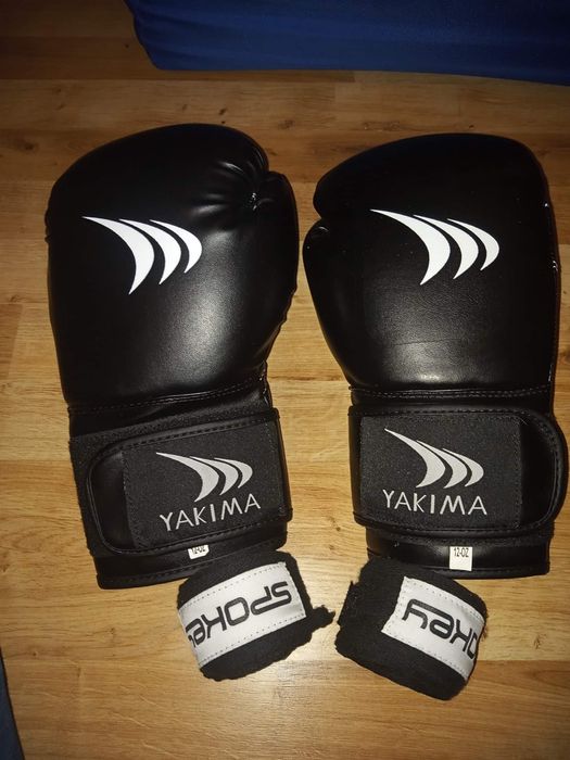 Rękawice bokserskie z owijkami
