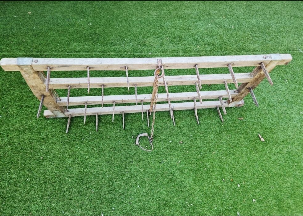 Grade em madeira - antiga