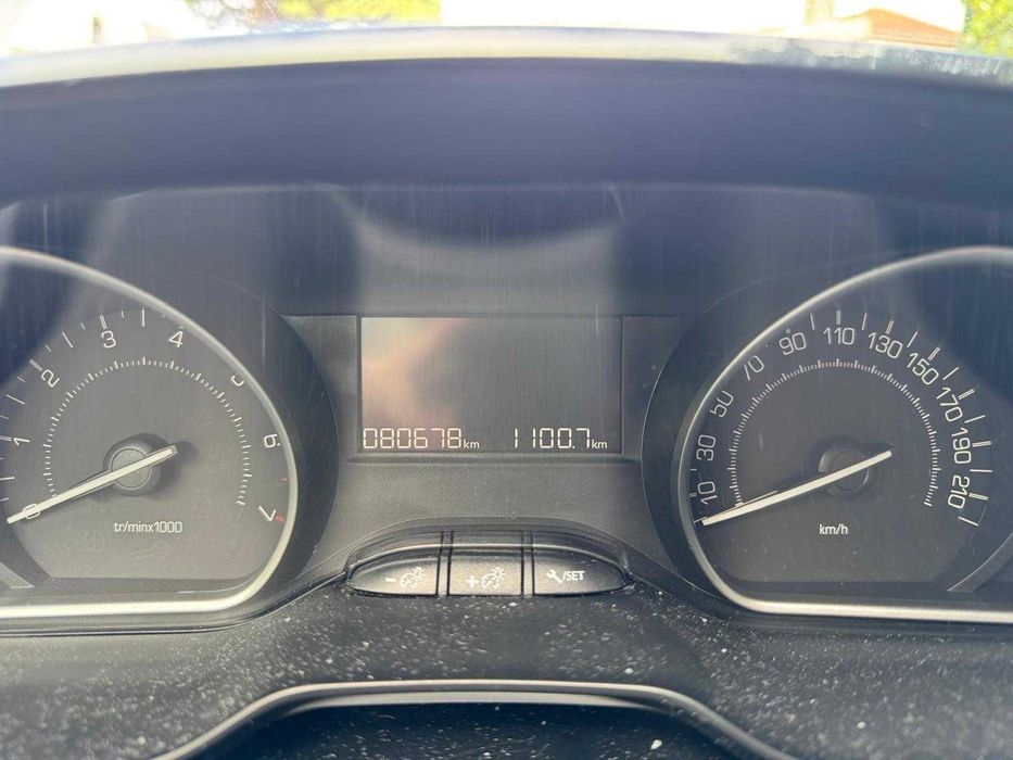 Peugeot 2008 PureTech Signature