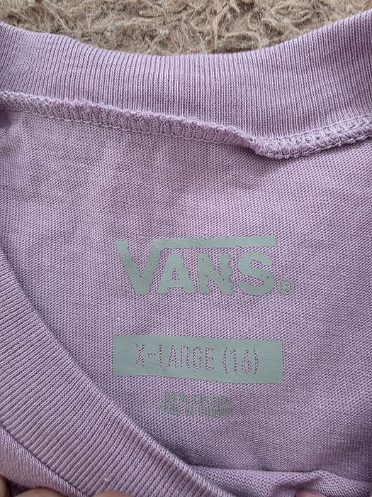 fioletowa koszulka vans